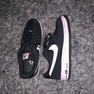 NIKE AIR FORCE 1’s
